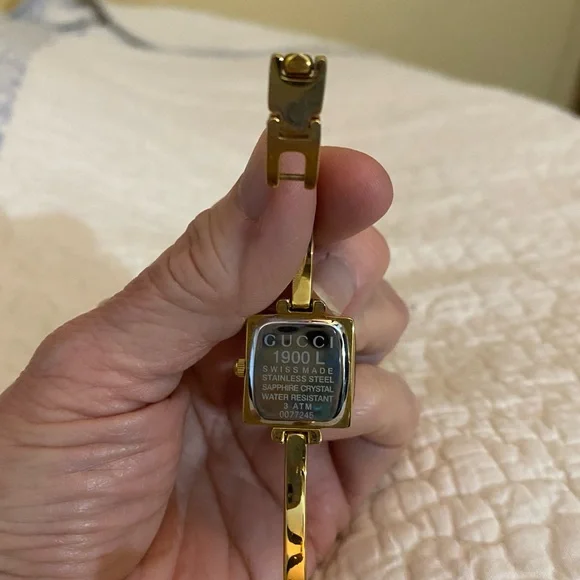 Gold Bangle Women's Watch 1900l MOP face - Picture 3 of 8